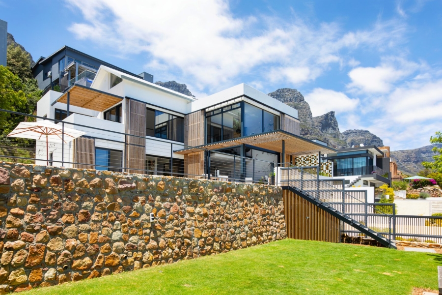 To Let 4 Bedroom Property for Rent in Bakoven Western Cape